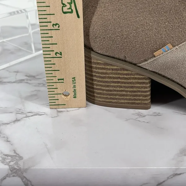 TOMS Lacy Ankle Bootie Taupe Zip Up Casual Boho 8.5 Tan‎ Stacked Block Heel - Image 9