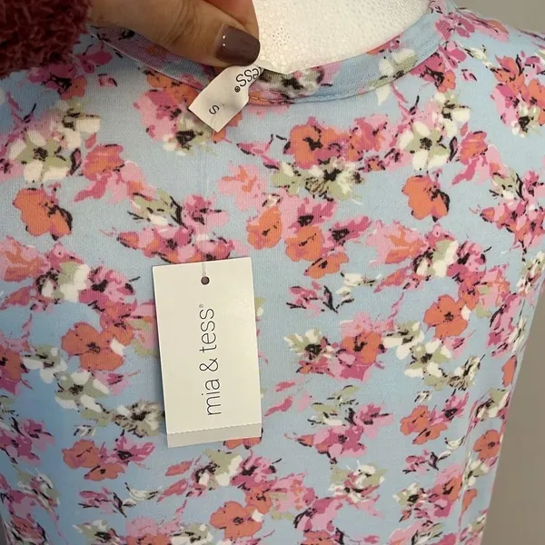 NWT MIA & TESS Sleeveless Summer Dress.‎ Size Small. Blue/pink Floral - Image 5