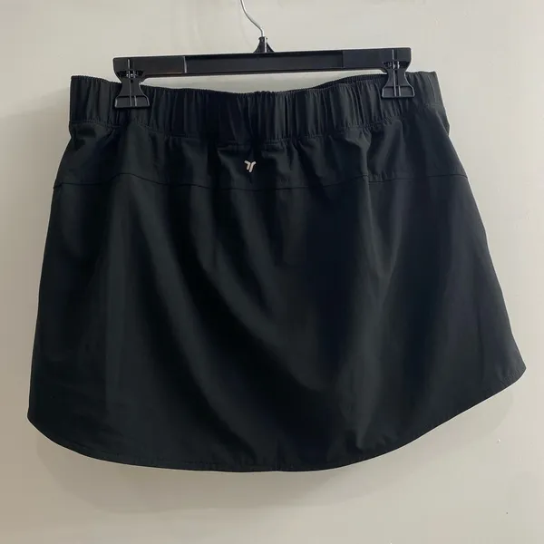 NWT Old Navy Mid-Rise StretchTech Run Shorts 3-inch inseam Size M - Image 4