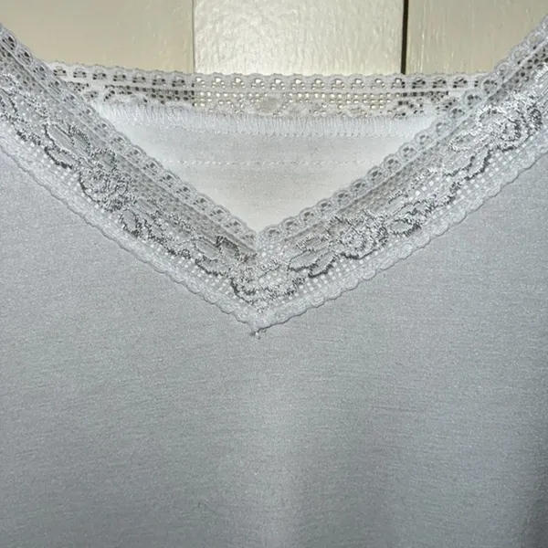 White Lace Sleeve Blouse Women Size Large Boho V Neck Summer Top NWT - Image 2