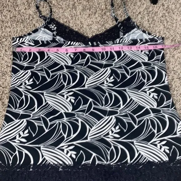 5/$30 🎈 GNW women’s medium‎ floral camisole - Image 4