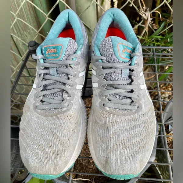 Asics Gel Nimbus 22 Running Shoes Women's Size 9 Gray - Image 2