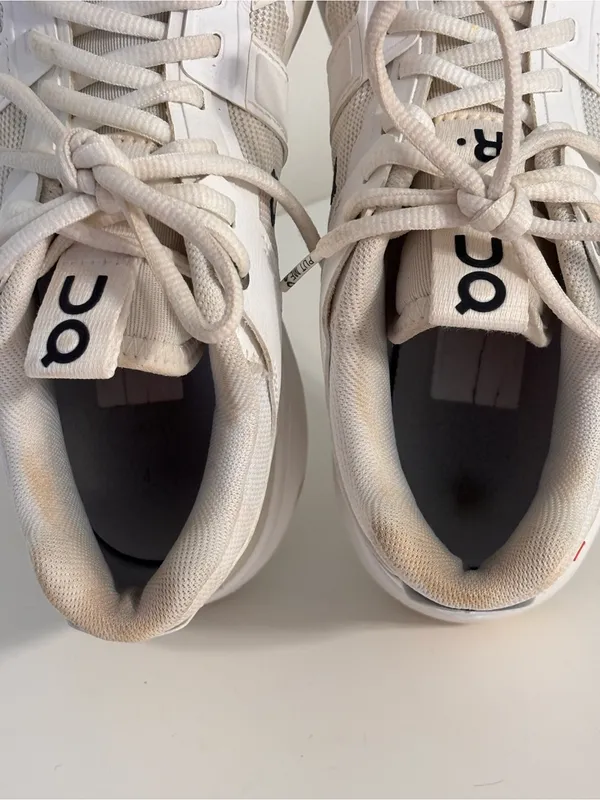 On Cloud women’s 7.5 The Roger Clubhouse Pro White Tennis Shoes Sneakers - Image 10
