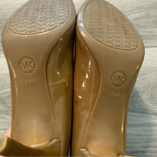 Michael Kors women’s pumps size 10.5. The right shoe has tear towards the toe. - Image 4