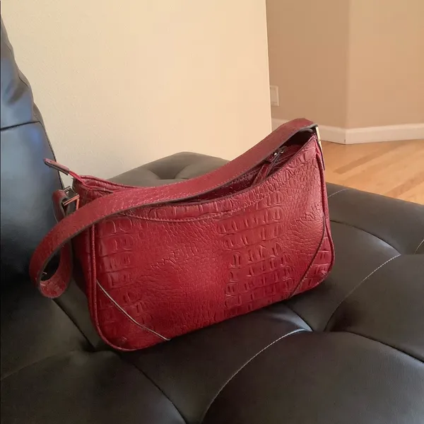 RED SHOULDER/HAND BAG—NEW BAG from Liz & Co. New without Tags. Hot Deal! - Image 2