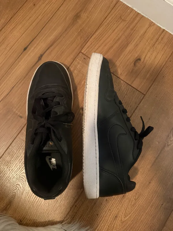 Nike Sneakers - Image 2
