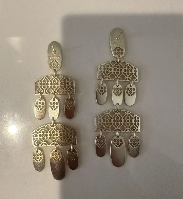 Kendra Scott Emmet Statement Filigree Drop Earrings in Gold - Image 5