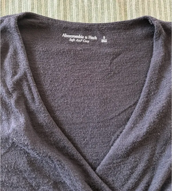 Abercrombie Crossover Crop Black Top - Image 2