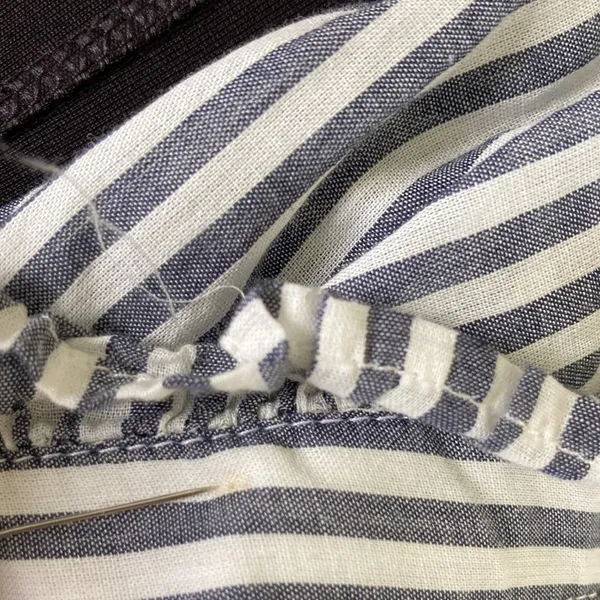 Gap| Lightweight striped Button Down sz Small - Image 8