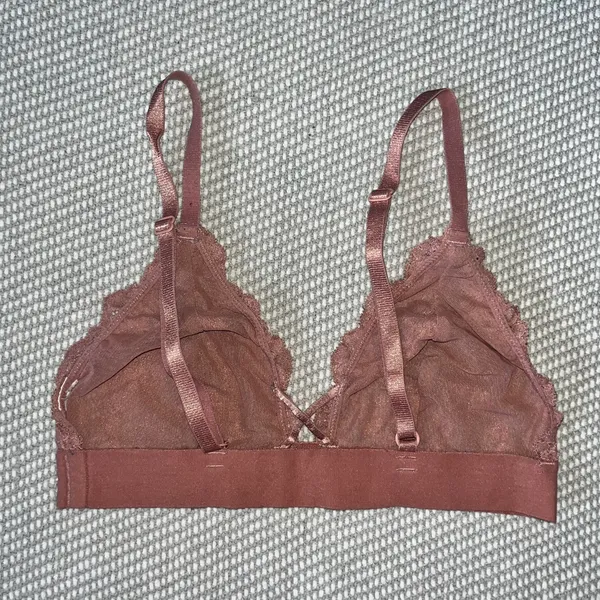 Coral Unpadded Wireless V Neck Triangle Lace Bralette One Size - Image 2
