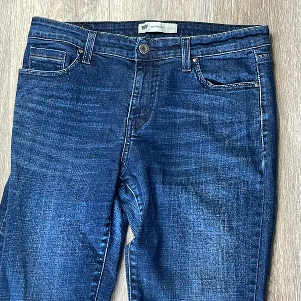 Levis Mid Rise Skinny Jeans - Image 4