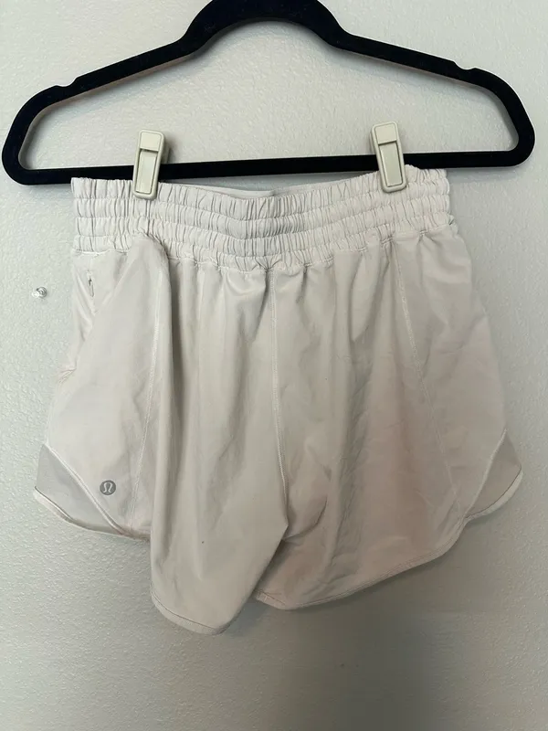 Lululemon Shorts Hotty Hot 4" High-Rise - Image 5