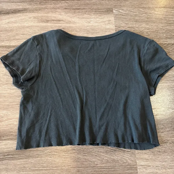 Brandy Melville Cropped T-Shirt - Image 4