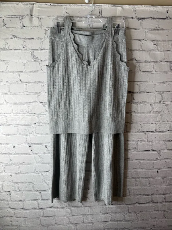 Magnolia Ribbed Knit Sleeveless Sweater Top and Wide-Leg Pants Set m/L - Image 2