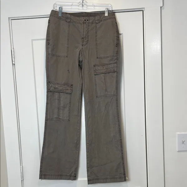 Free People dark green low rise Utility Pants Wild Truffle size 4. NWOT! - Image 5