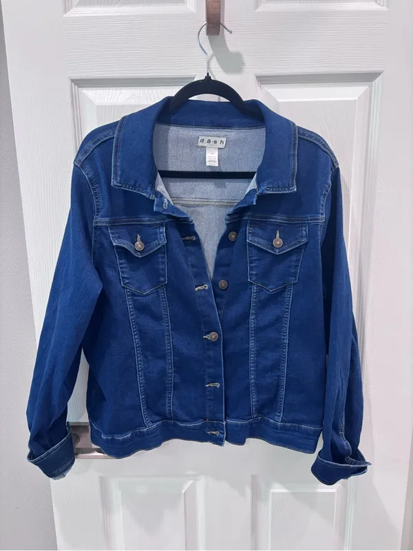 Dash‎ Classic Women's Dark Wash Denim Jacket size Medium Blue - Image 5