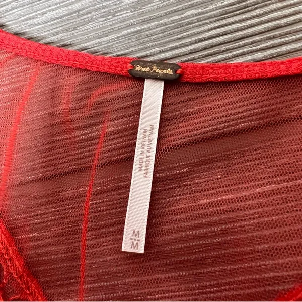 Free people Lola crimson red‎ lace embroidered floral top sz M - Image 10