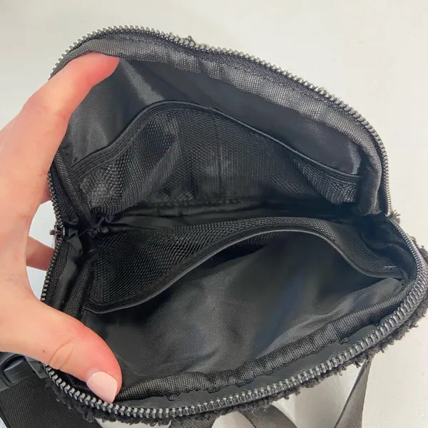 NWOT women’s solid black Sherpa soft thick adjustable‎ strap belt bag active - Image 5