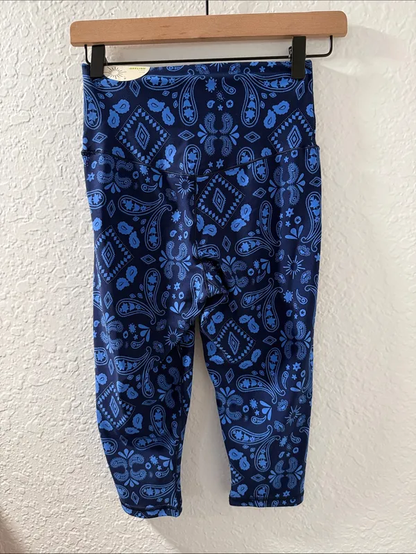 NWT OFFLINE by Aerie Navy & Blue Paisley Real Me Crop Leggings Size Medium - Image 4