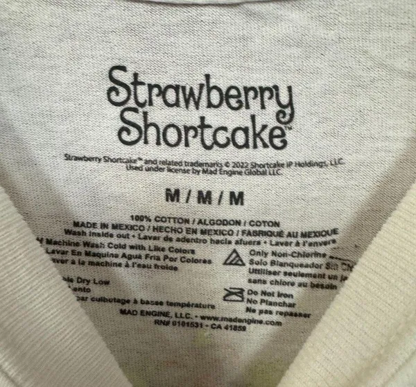 Strawberry Shortcake & Custard Cat Strawberry Cottage Tee M - Image 4