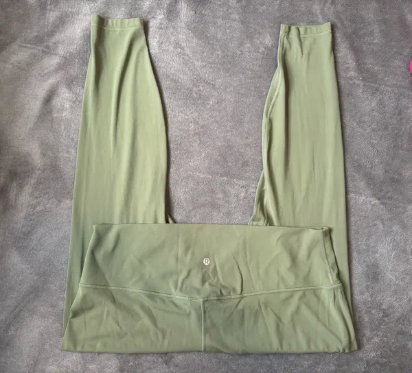 Lululemon Align Pant 28" Rosemary Green Size 20 - Image 3
