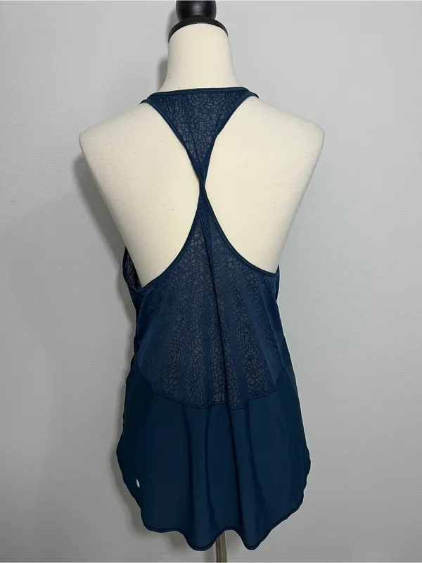 Lululemon Size 6 Medium Green Teal Jaded Twist and Train Tank Top - Image 4