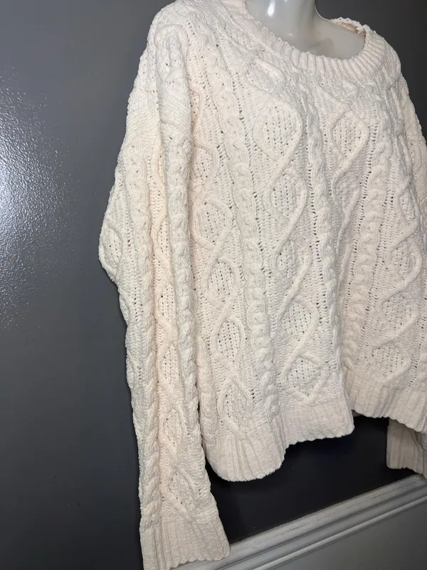 POL Sweater Womens Medium White Cable Knit Crew Neck Heavyweight Pullover Cozy - Image 3