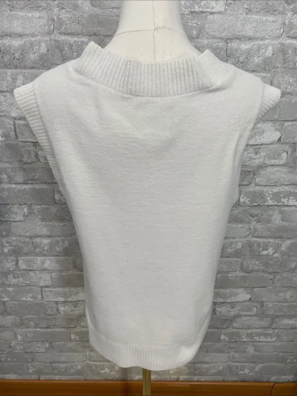Abercrombie & Fitch White Soft Knit Sweater Vest - Image 3
