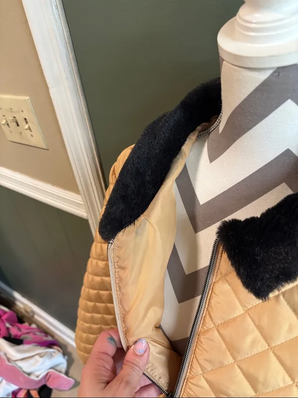 Kim Rogers Quilted Tan Jacket with Black Faux Fur Collar - Image 2