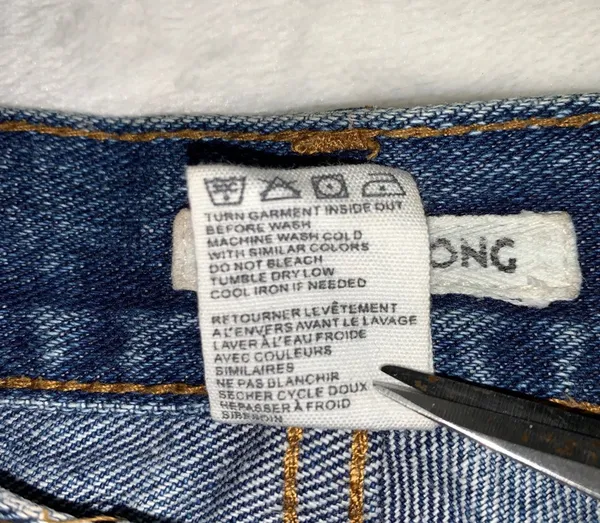 Billabong distressed jean shorts womens size 24 - Image 8