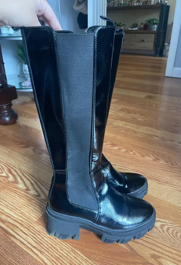 Forever 21 Black Knee High Boots Short Heel - Image 5