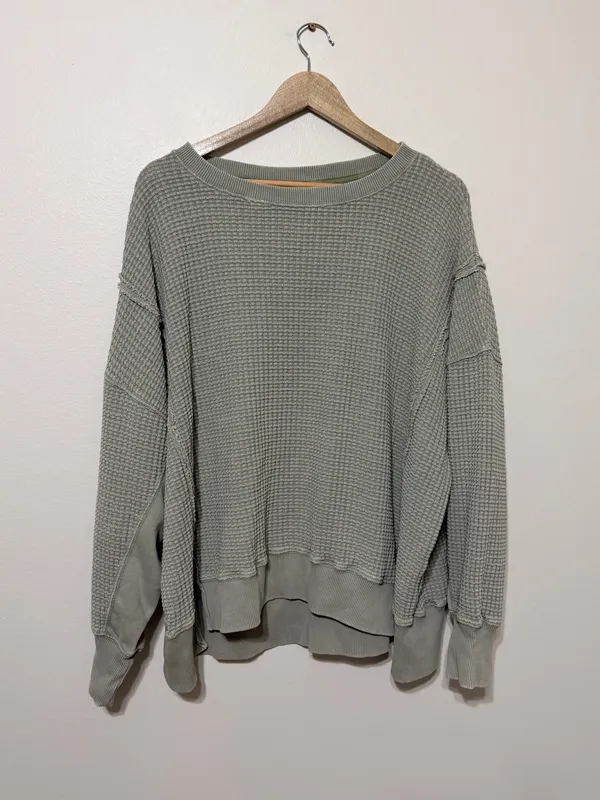 American Eagle Big Hug Waffle Crew Neck Sweatshirt Size Medium Green Big Hug - Image 2