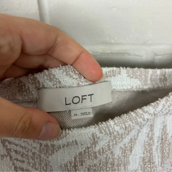 LOFT Neutral Nubby Knit Palm Leaf Patterned Tank Top Size M - Image 6