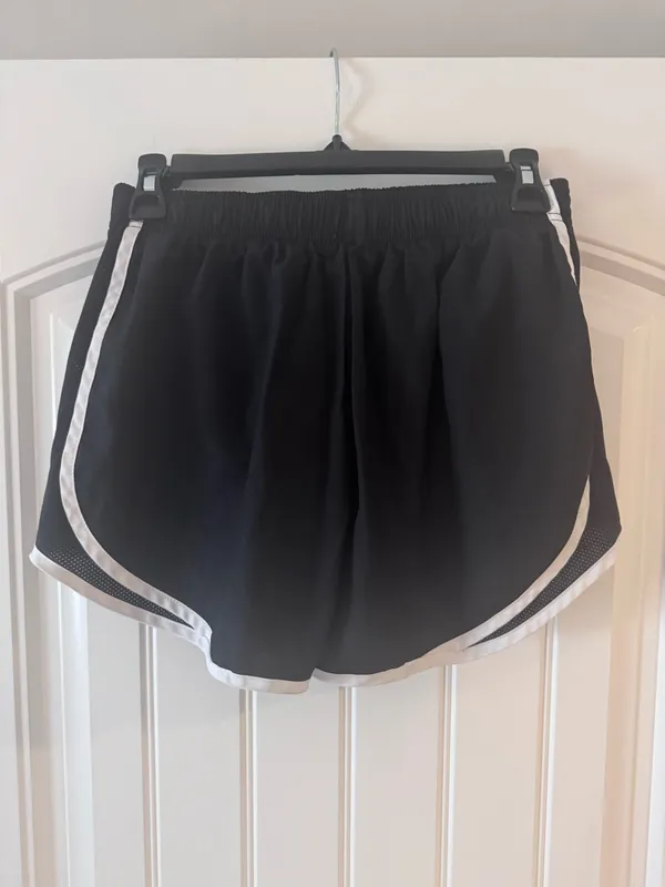 Nike Dri-Fit Shorts size M - Image 2