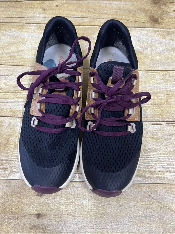 Women’s OluKai Black "Wailuka" Athletic Sneakers size 7 - Image 2