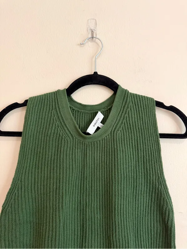 Aritzia Babaton Olive Green Sleeveless Ribbed Knit Tank Top Size Small - Image 3