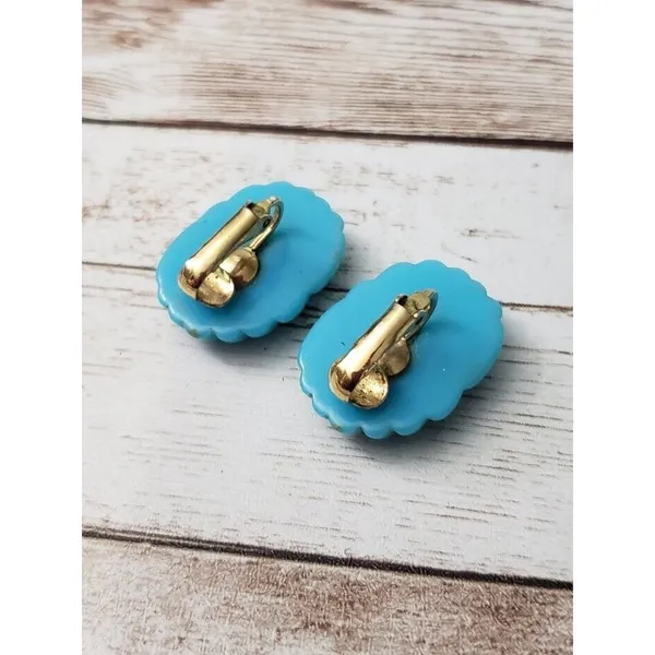 Vintage Clip On Earrings Bright Blue Oval Shape with Wavy Lines - Image 3