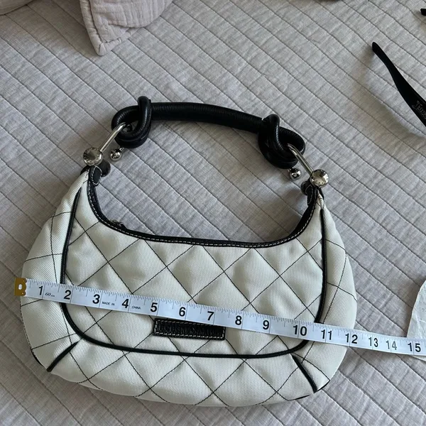 BCBGMAXAZRIA Y2K rare quilted, off-white, brown leather shoulder bagette small​ - Image 11