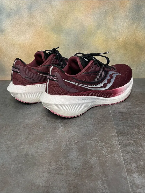 Saucony Triumph 20 Women's Burgundy Running Shoes Size 9 - Image 11