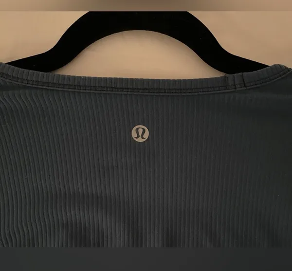 Lululemon Long Sleeve Ribbed Top - Size 10 - Excellent Condition! - Image 4