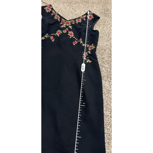 Maggy London Black Floral Embroidered V-Neck Sheath Dress Sleeveless Size 14 - Image 6