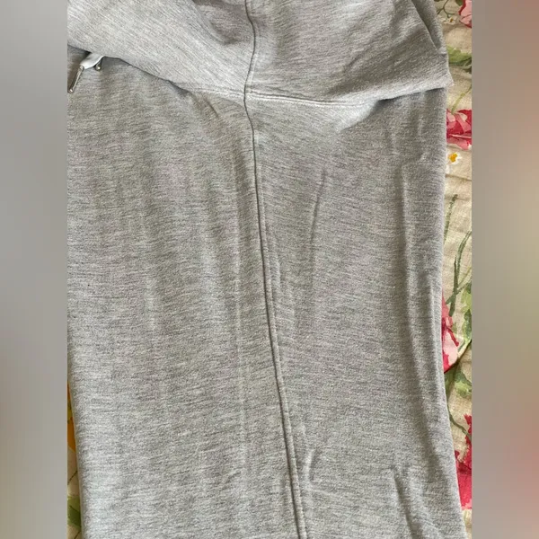 Lululemon Scuba High-Rise Jogger gray *Fleece 28"SZ 4 Womens - Image 5