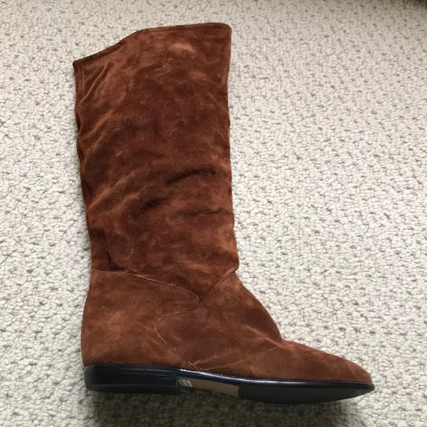 Great brown leather suede boots. Size 7 1/2. BNWT. - Image 2