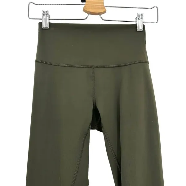 Lululemon Wunder Under Crop (Hi-Rise) Full-On Luxtreme 21"‎ in Dark Olive Size 4 - Image 2