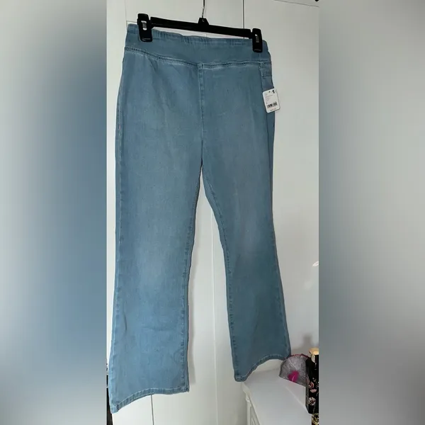 NWT We The Free In My Feelings Cropped Slim Flare Jeans Sold Out On Free People - Image 7