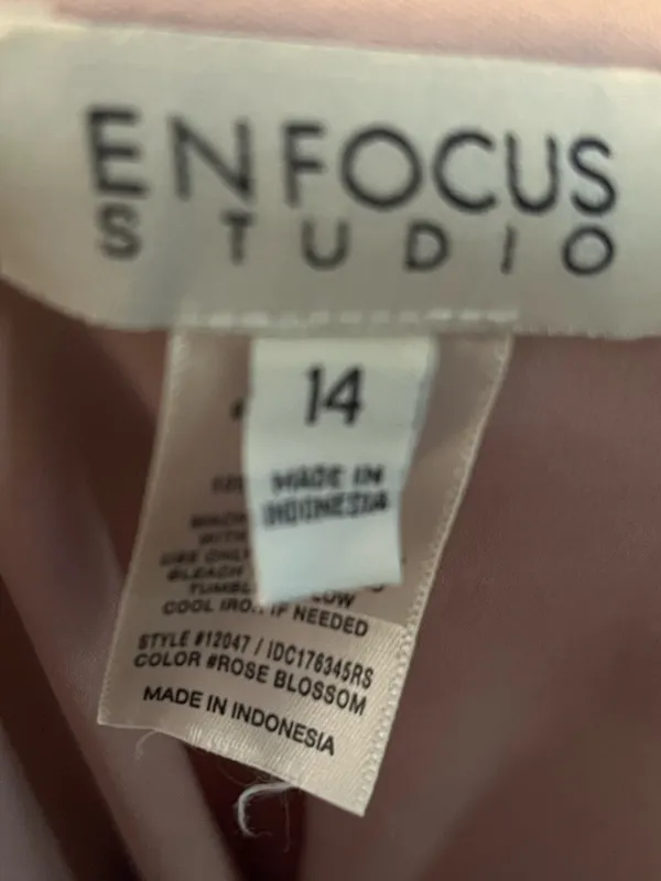 Enfocus Studio Blush Midi Dress with Statement Sleeves - Image 2