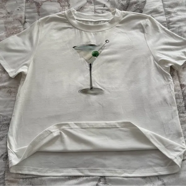 NWOT white graphic martini glass T-shirt, size M crewneck festival summer - Image 6