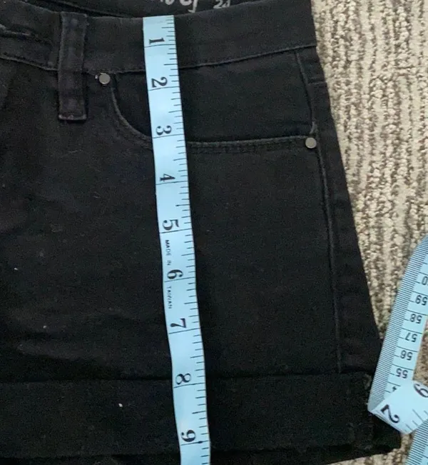 Blank NYC Black Denim Shorts - Image 5