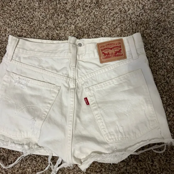 Levi’s White Denim Jean short - Image 4