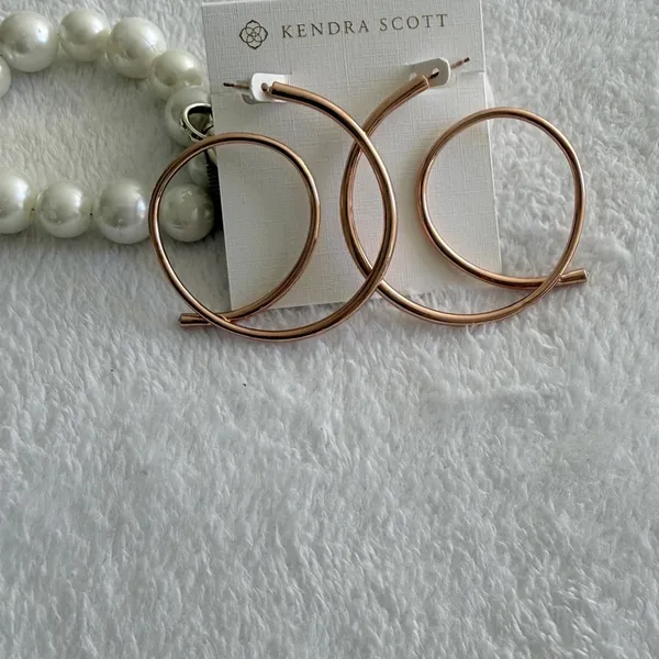 Kendra Scott Myles Twisted Rose Gold Hoop Earrings - Image 4